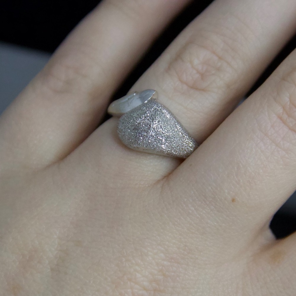 10k White Gold Stardust Textured Asymmetrical Bypass Ring Size 6.5 - Picture 7 of 9